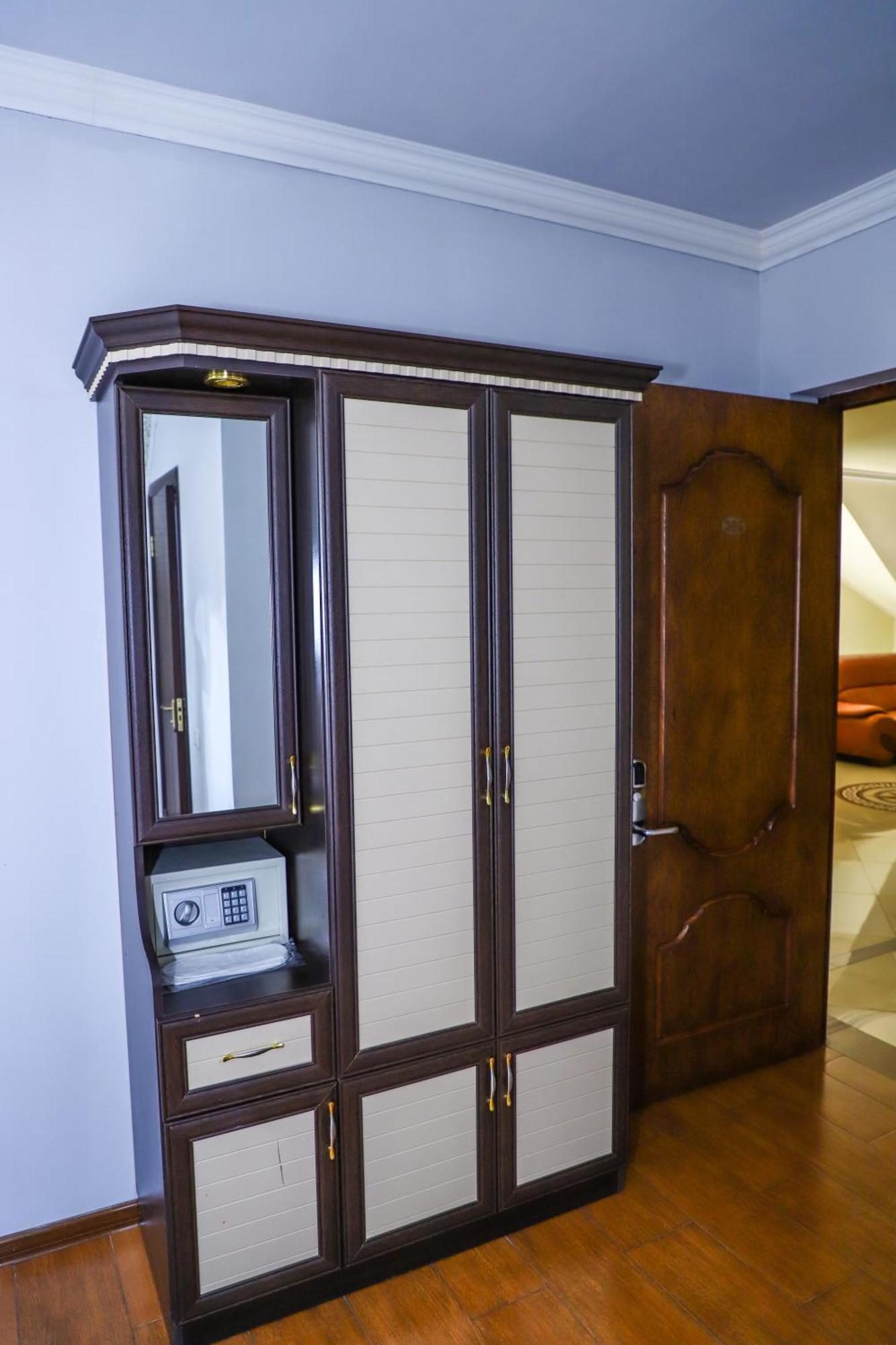 Sd Hotel Jerevan Eksteriør billede