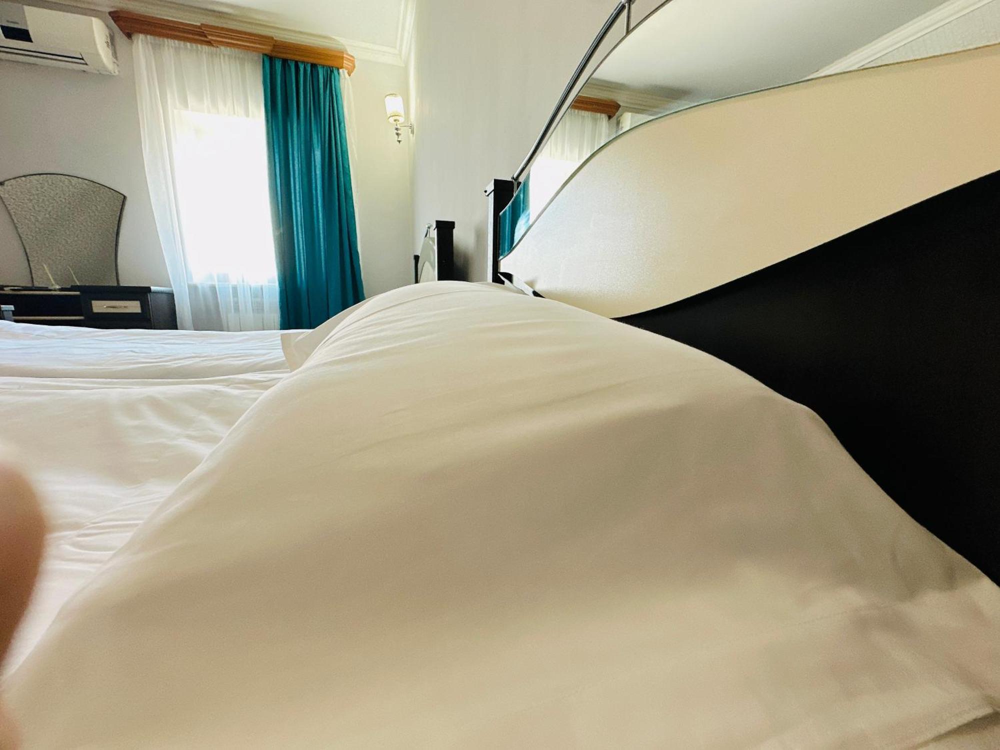 Sd Hotel Jerevan Eksteriør billede