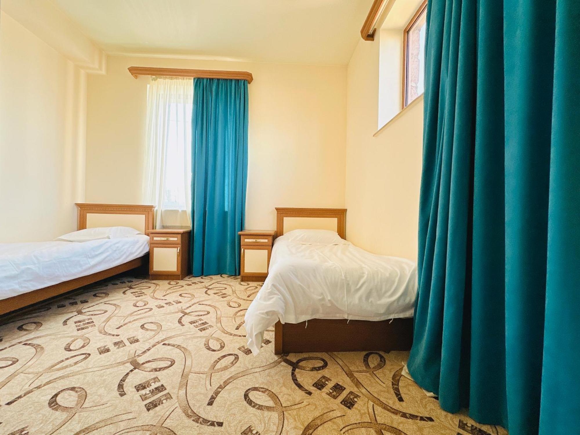 Sd Hotel Jerevan Eksteriør billede
