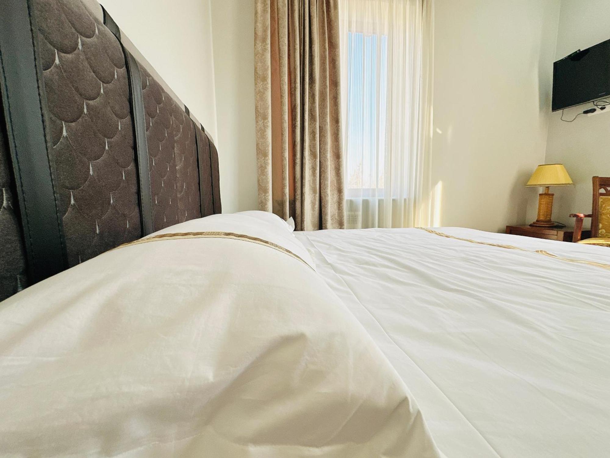 Sd Hotel Jerevan Eksteriør billede